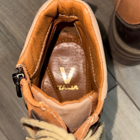 V-Italia Tan Leather Boots - Picture 2 of 4